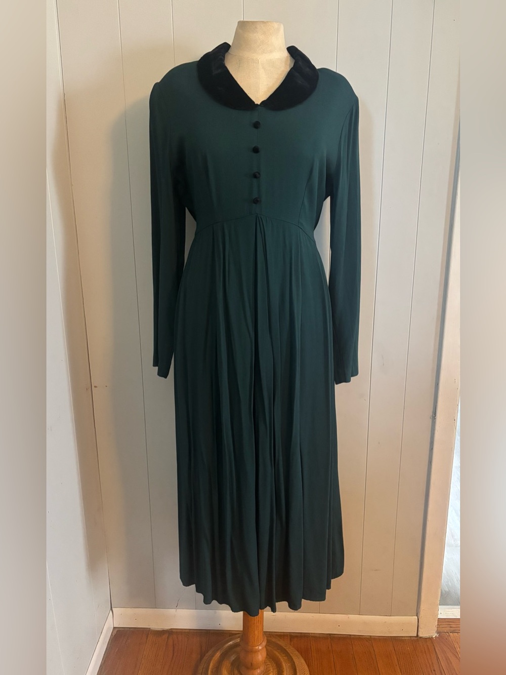 Vintage Forest Green Maxi Dress Black Velvet Collar Long Sleeve M/L